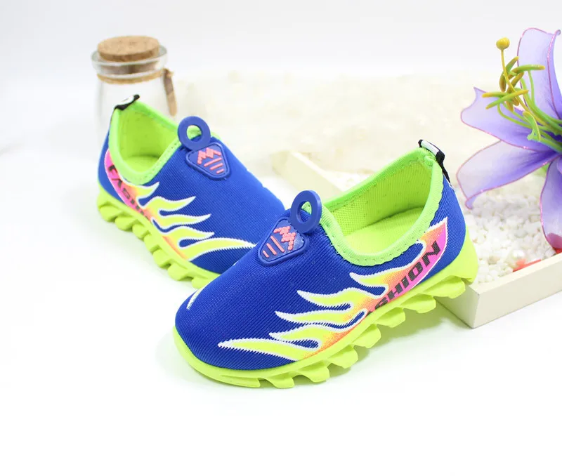Дети Летом Прохладно Обувь 2017 Мода Дышащая Горячей Продажи Мальчик и девушки