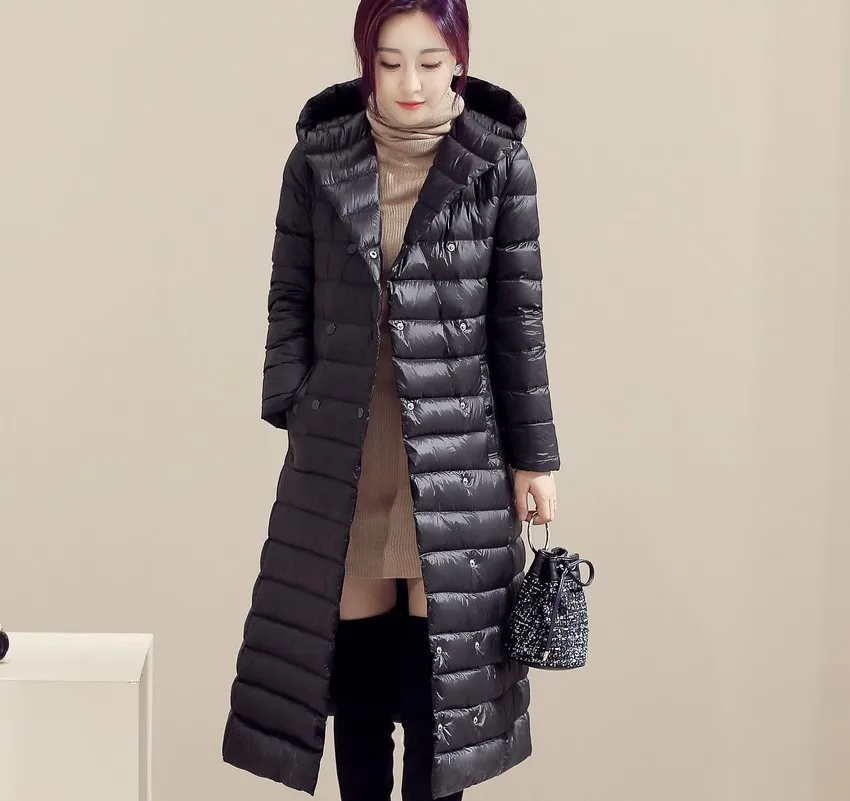 Женская тонкая Длинная невесомая куртка на утином пуху Ультралегкая приталенная