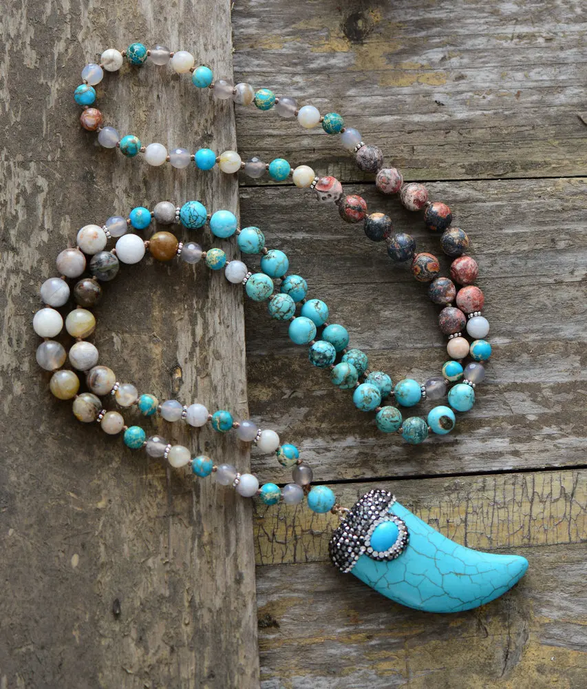 Роскошное женское ожерелье с подвеской из натурального камня камнем в форме рога