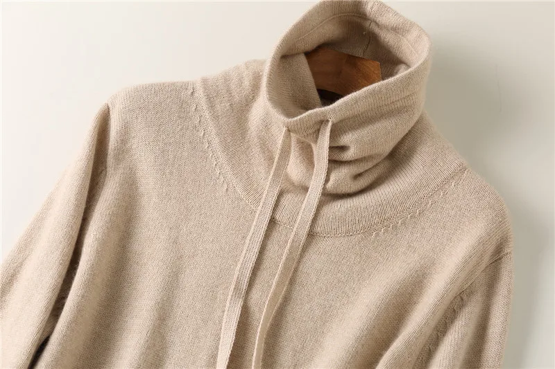 Женский плотный трикотажный пуловер с высоким воротником и карманами Размеры S/M/L