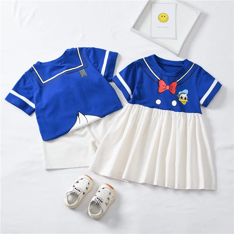 Одежда для маленьких мальчиков комплекты платьев девочек подходящая больших