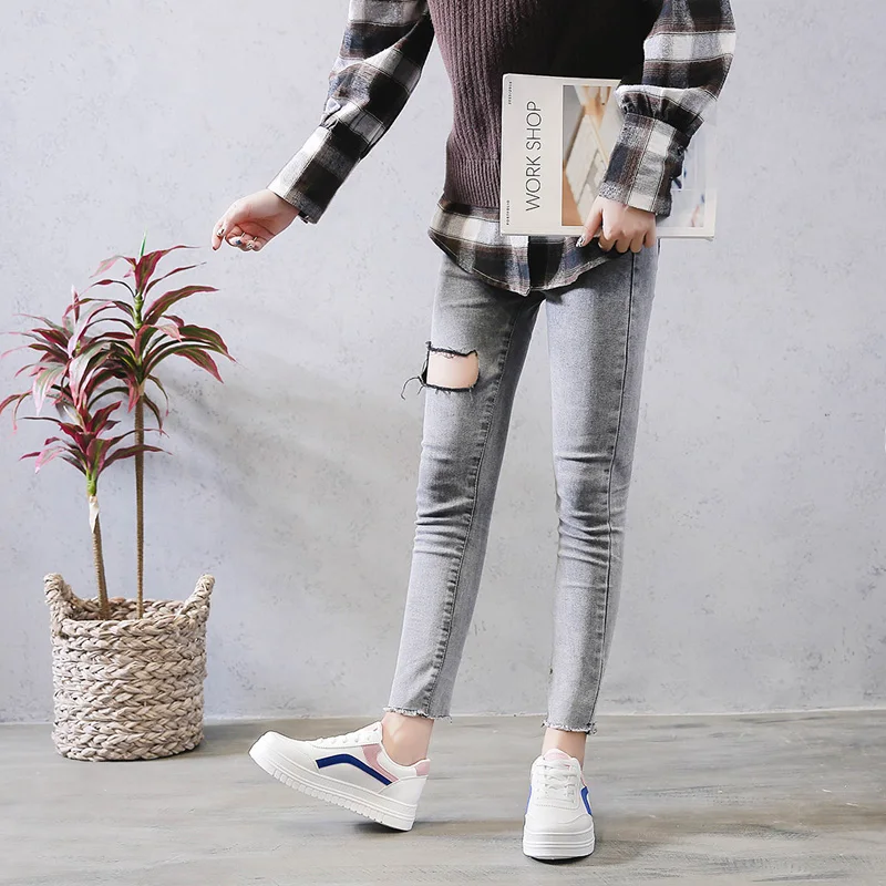 Маленькие белые туфли Новинка 2019 года Корейские осенние на толстой подошве для