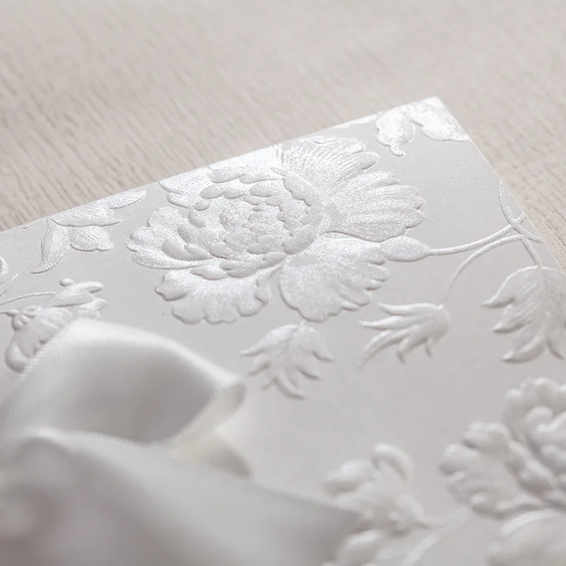 Белый Цвет цветочный дизайн свадебные приглашения карты с белой лентой|wedding