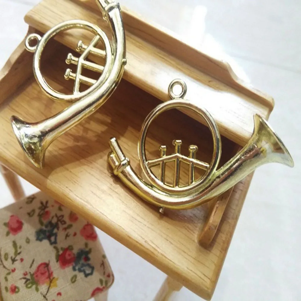 20 шт Пластиковые посеребренные Музыкальные инструменты кулон Рождественское