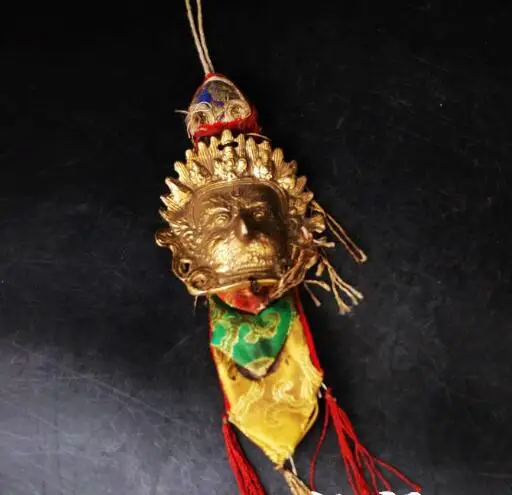 Collection of antique sculptures brassTibet ornaments trumpet shells diamond statue mask size Length 20cm width 8cm