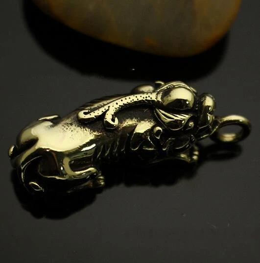 

Chinese Brass Auspicious Beast Pixiu Brave Troops Wealth Pendant Personality New Mascot Car Key Hanging Fittings Animal Statue