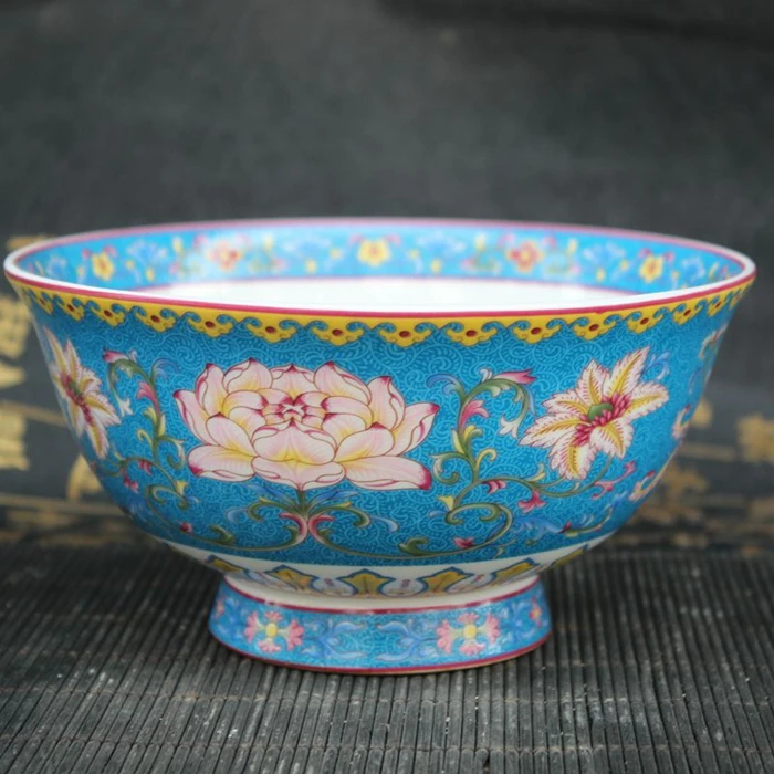 Китайская старая фарфоровая сине белая чаша ручной росписи синего пастельного