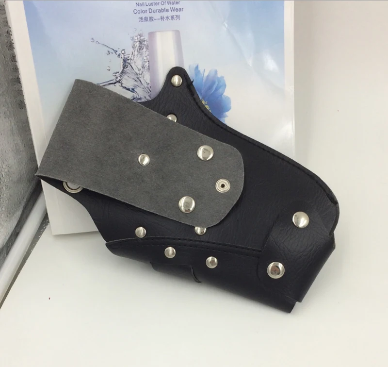 Сумка-кобура из искусственной кожи с заклепками и клипсами для волос черная