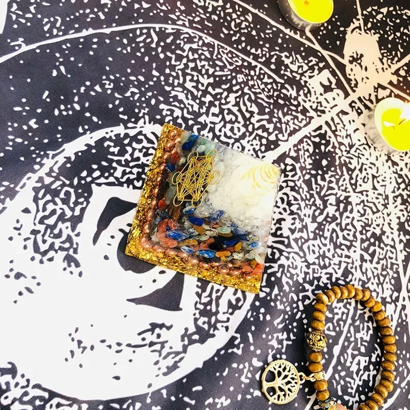 AURAREIKI Orgonite Pyramid Raziel Sahasrara Chakra Natural White Crystal Color Crystal Resin Pyramid Crafts Symbolizes Beautiful