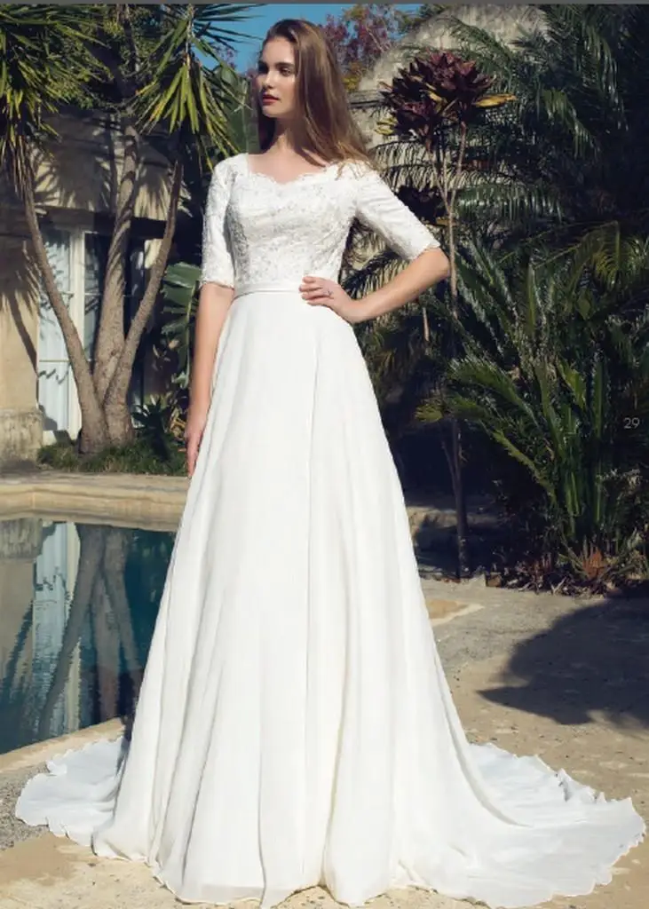 Простое скромное кружевное шифоновое свадебное платье с коротким рукавом