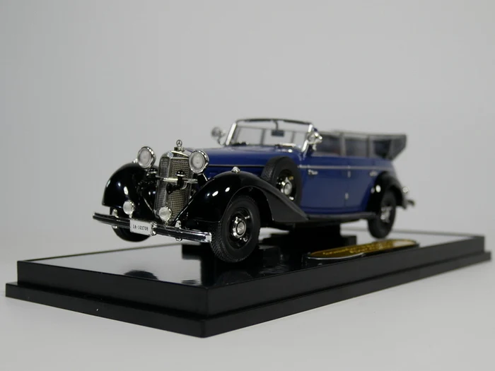 Фирменные 1:43 литые классические модели автомобилей - Цвет: Convertible 770 Blue