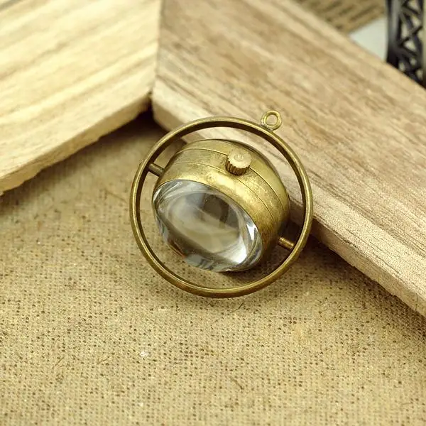 Characteristic Round Crystal Ball Roman Numerals Mechanical Pocket Watch Retro Steampunk Manual Winding Gentleman's Watch