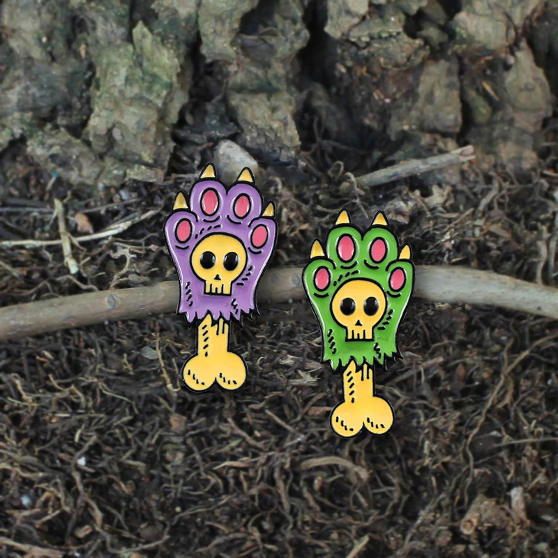 Мягкая эмалированная иголка Zombie Paw' Pin мультфильм лиловая и зеленая лапа