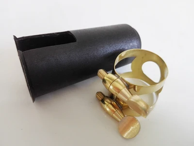 B альт саксофон рид кака пружинный зажим карты защитный колпачок. (краска золотой