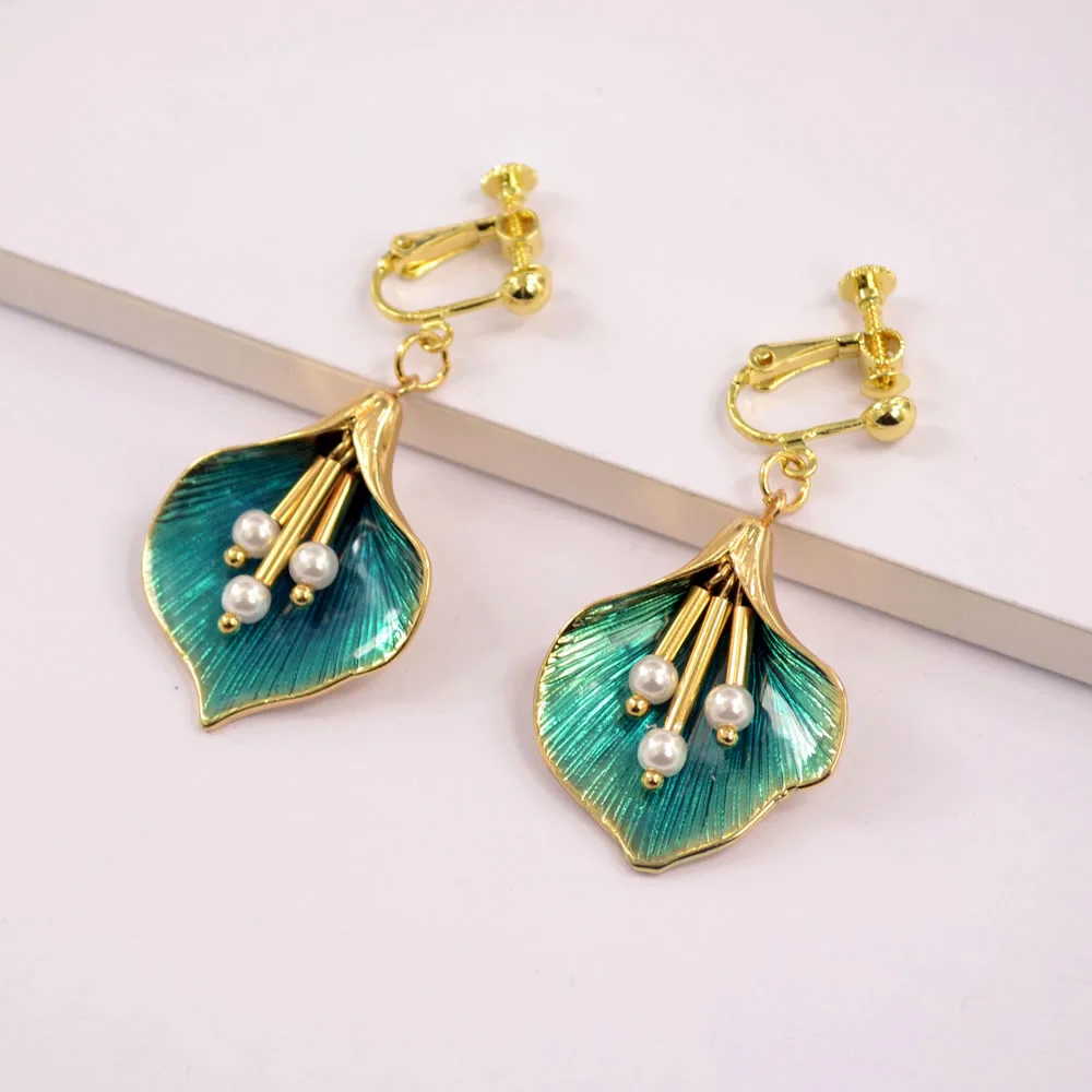 Европейский дизайн Золотое покрытие синие эмалированные клипсы серьги с цветами