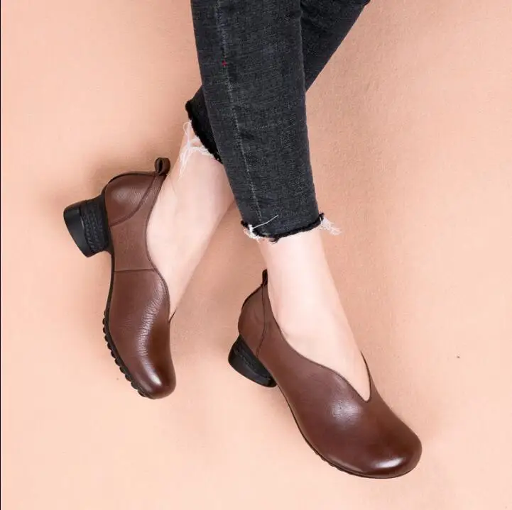Brown RUSHIMAN Vintage Flat Shoes Women Spring new Genuine Leather Soft Ballet Flats comfortable Casual Pregnant Women Shoes - Color: Brown