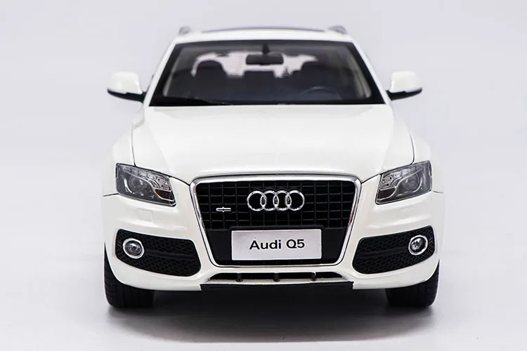 Новинка 1:18 AUDI Q5 SUV литая под давлением Модель автомобиля игрушки для детей рождественские подарки коллекция оригинальная коробка