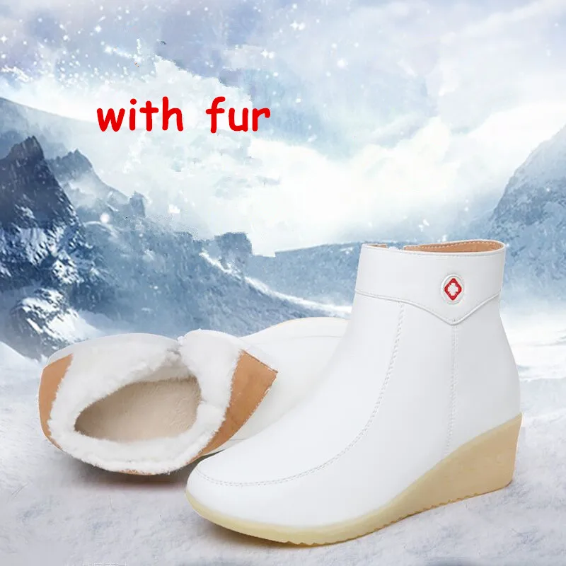 133 white with fur Модные зимние ботинки; женская обувь для медсестры с мехом; коллекция года; Мягкие плюшевые ботильоны из искусственной кожи; женские зимние ботинки на нескользящей платформе; цвет белый - Цвет: 133 white with fur