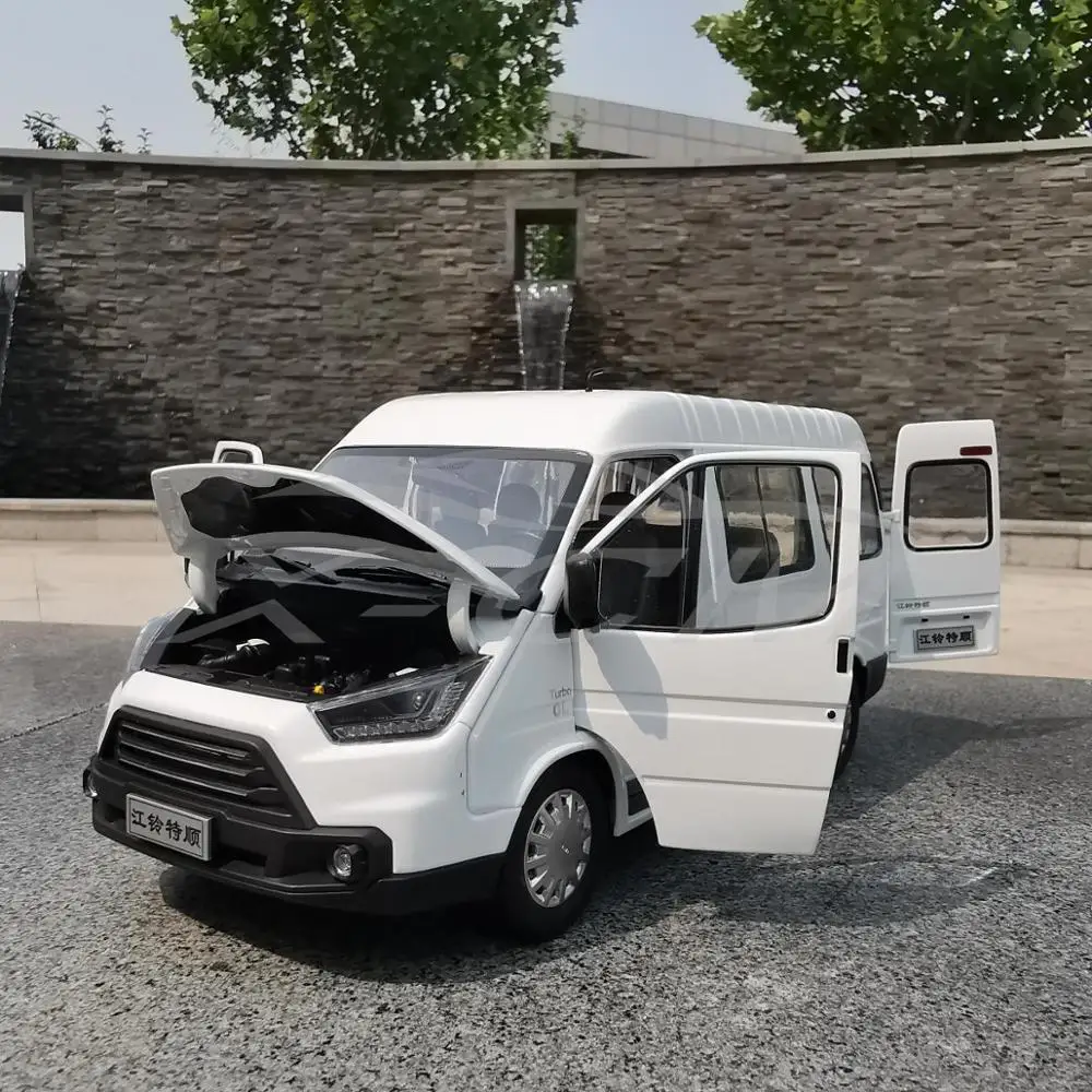 Литая модель автомобиля Jiangling JMC TeShun Teshun Te Shun 1:18 (белый) + маленький подарок! |