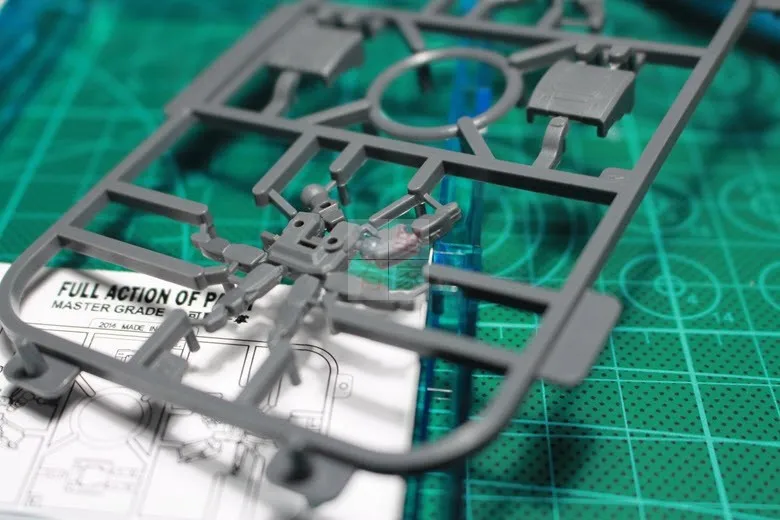 Японские статуэтки Аниме Gundam MG HG 1/100 полной боевой ладони, громкая связь с коробка для хранения фигурку Модель наборы игрушек