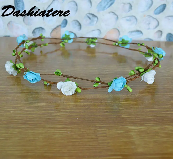 Свадебный венок с лесным цветком для девочки светло голубой темно синий