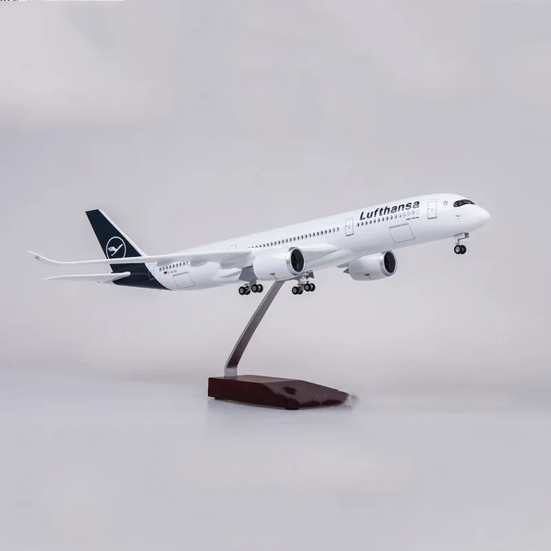 50.5CM 1/142 Scale Diecast Airplane Airbus A350 Lufthansa Airline Model With Bases Wheels Resin Plane For Collection