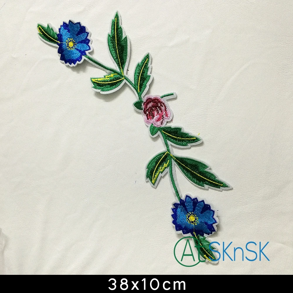 50 шт./лот Красивый Синий Цветок патч Вышитые Железа На Патчи для Одежды Наклейки