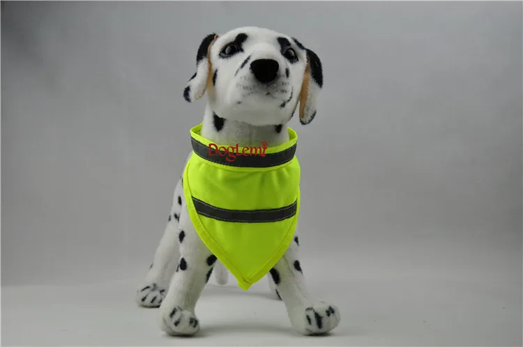 green Pet треугольники Полотенца собака Люминесцентные светоотражающие декоративные воротник активного отдыха питания предотвращения потери износостойкая прочная - Цвет: green