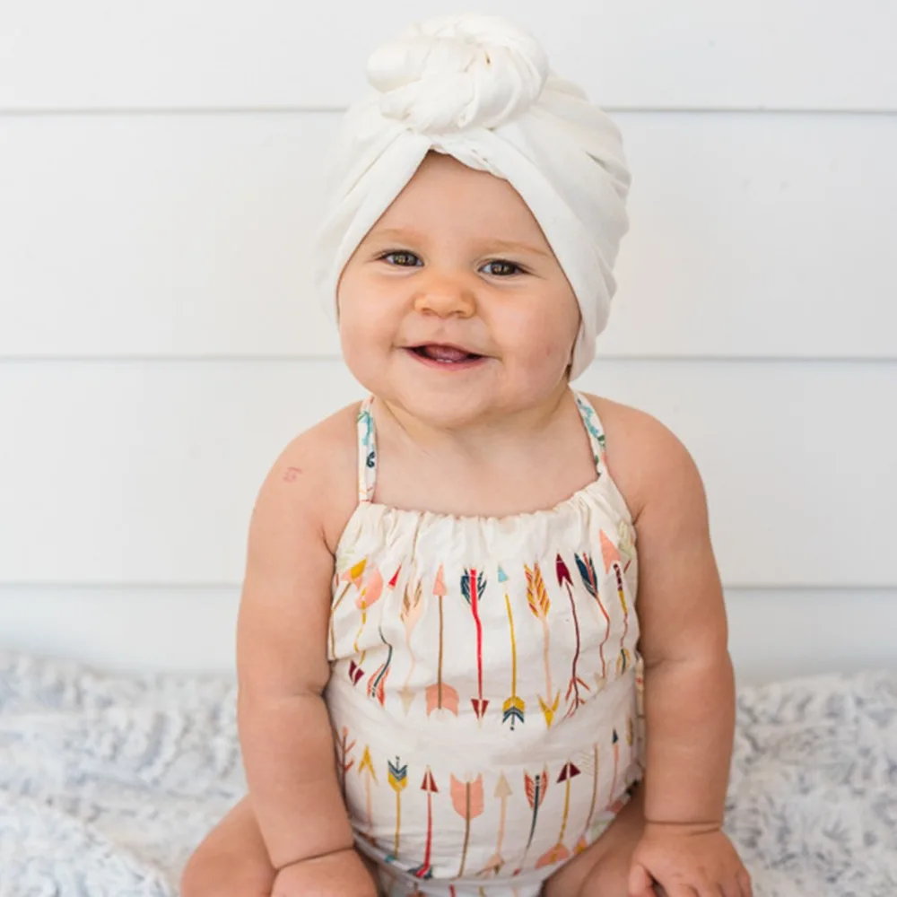 Шапка-пончик унисекс хлопковая мягкая однотонная шапка с узлом капюшоном для