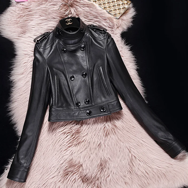 Весенняя кожаная куртка женская черная из короткой овчины мотоциклетная одежда