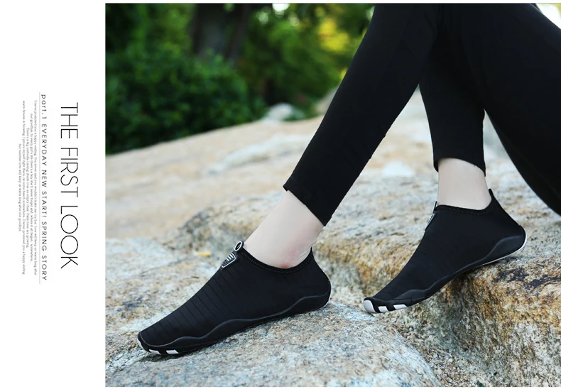 Aqua Shoes Unisex Quick Dry Water Shoes Plus Size Outdoor Sneakers Women Light Non-slip Swimming Shoes Soft Lovers Beach Shoes