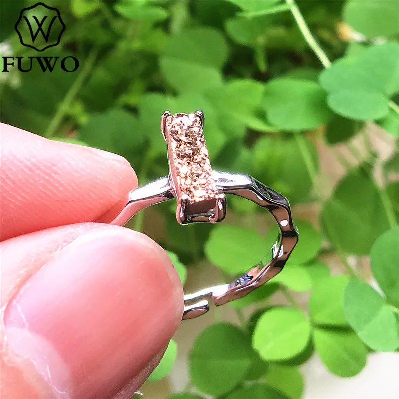 Женское прямоугольное кольцо с каплевидной оркой FUWO минималистичное