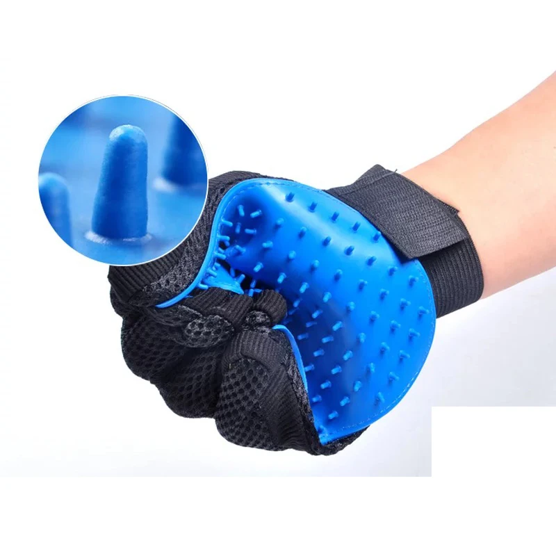 Силиконовая перчатка щетка для собак мягкая эффективная вычесывания домашних