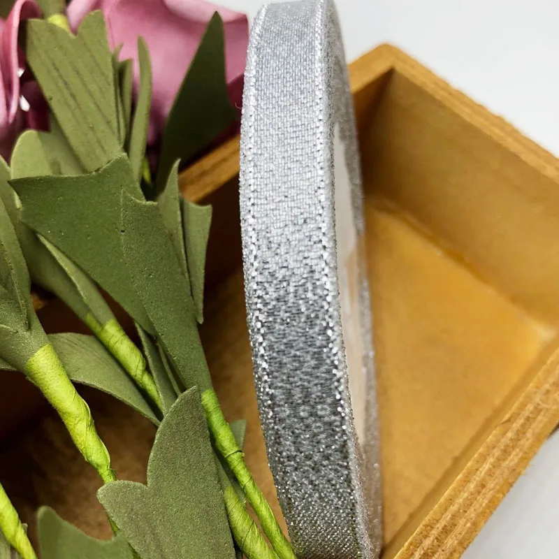 

Лента шелковая атласная серебристая, 25 ярдов, 10 мм