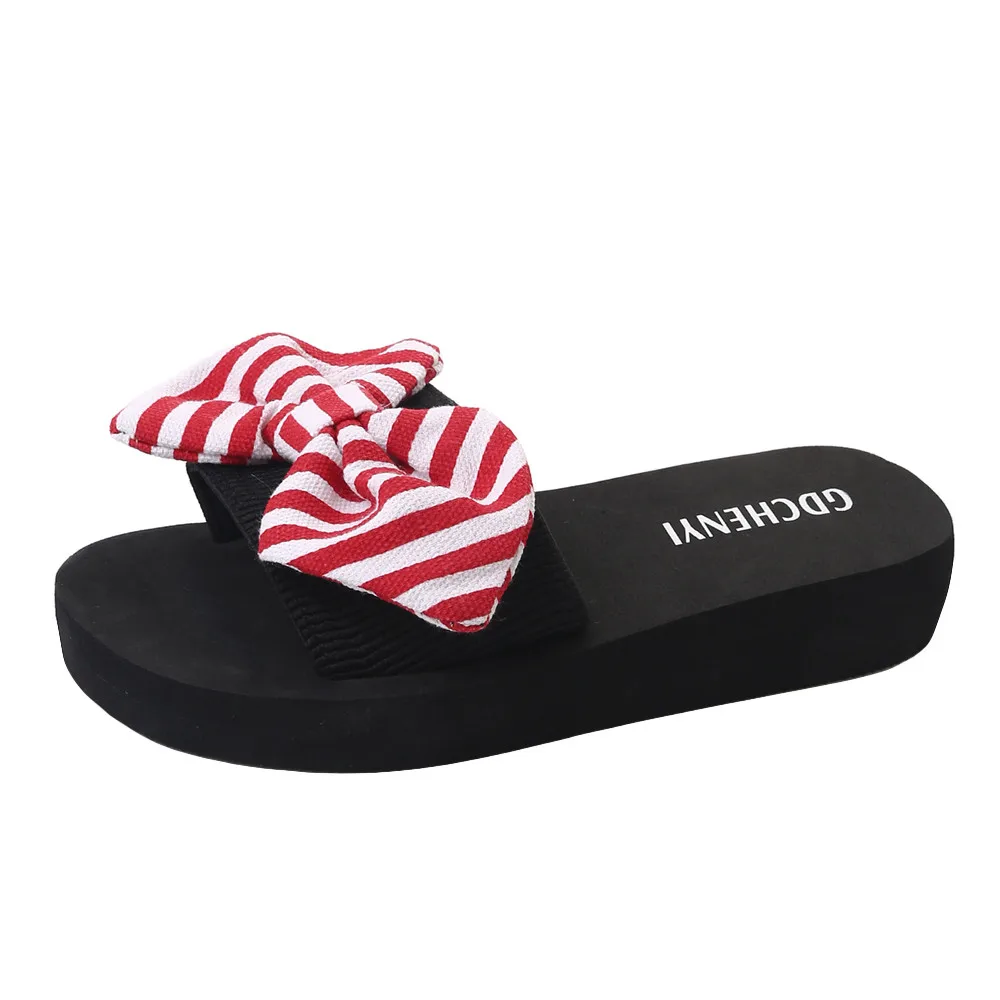 Слипоны на платформе шлепанцы танкетке повседневные женские тапочки в клетку с