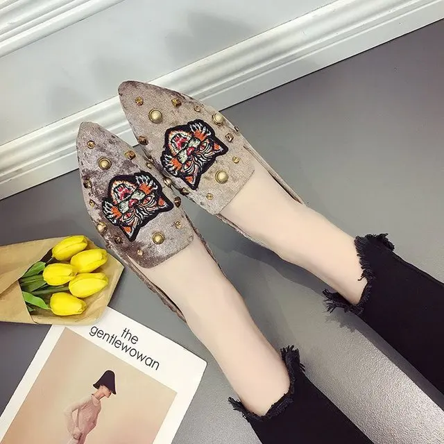 Ake ASIA/Женская обувь; Mujer; Низкие слипоны; повседневные Мокасины на мягкой подошве; обувь для отдыха; Zapatos; обувь без застежки на плоской подошве; тонкая обувь с вышивкой; A226