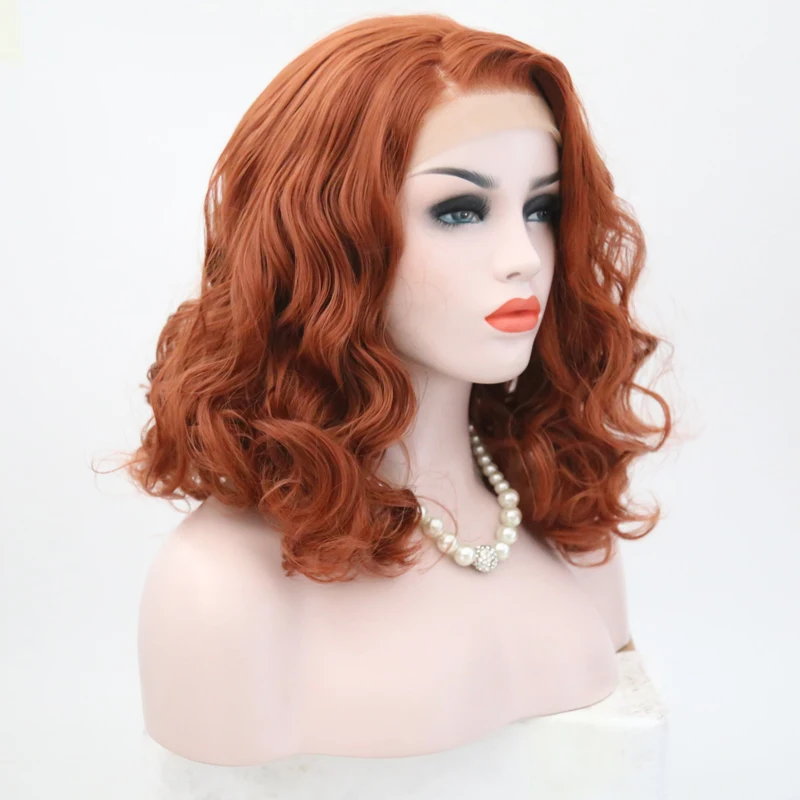 Короткие волнистые волосы Charisma синтетические на лицевой стороне красные и