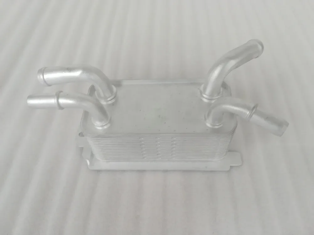Масляный радиатор для Volvo S40 C30 C70 V50/Ford Focus 30741956 30683022 30723129 30723544 30741956| |