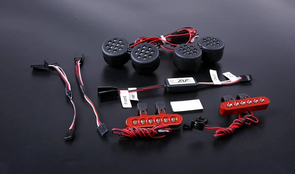 Комплект светодиодсветильник фар передняя фара + задний фонарь 87099 для масштаба