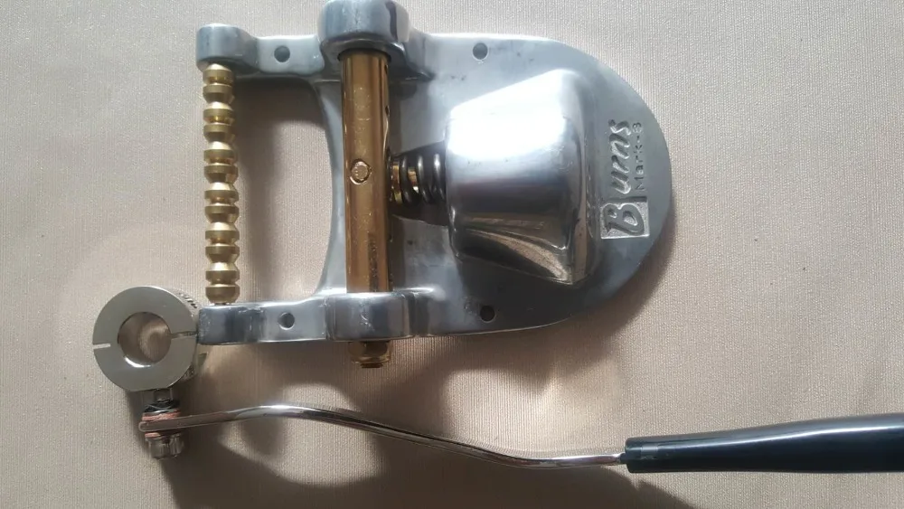 Burns Vibrato/gretsch Tail Gold duo astro sparkle jet corvette bigsby