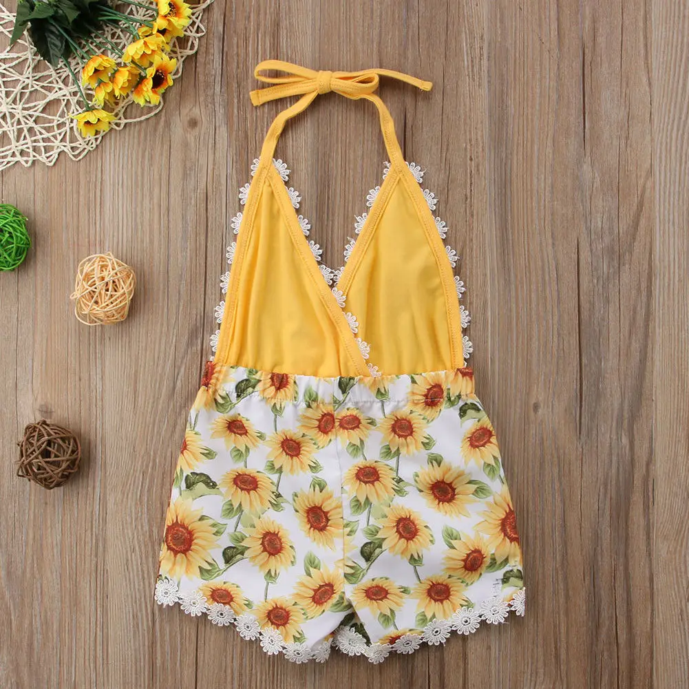 Летний комбинезон без рукавов с цветочным принтом и v-образным вырезом для