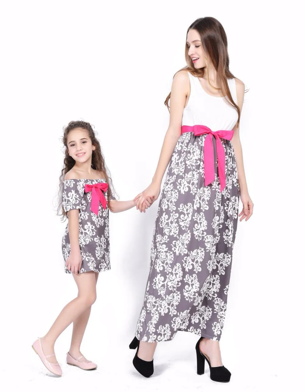 Новинка лета 2018 платья для мамы и дочки на вид семьи одежда крутые подходящие