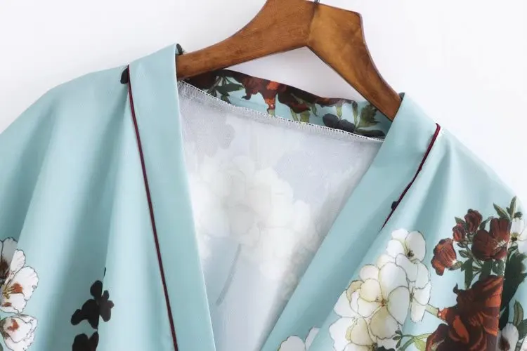 Винтажная рубашка-кимоно с галстуком-бабочкой на талии и цветочным принтом 2018