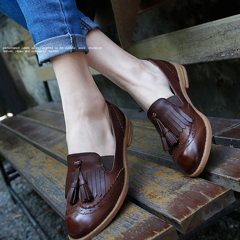 Женские оксфорды с кисточками броги на плоской подошве в британском стиле