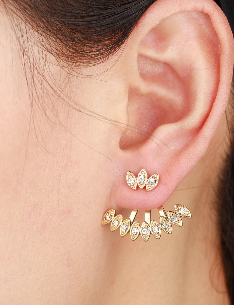 Двусторонние серьги гвоздики золотого цвета с перьями павлина и фианитами|stud