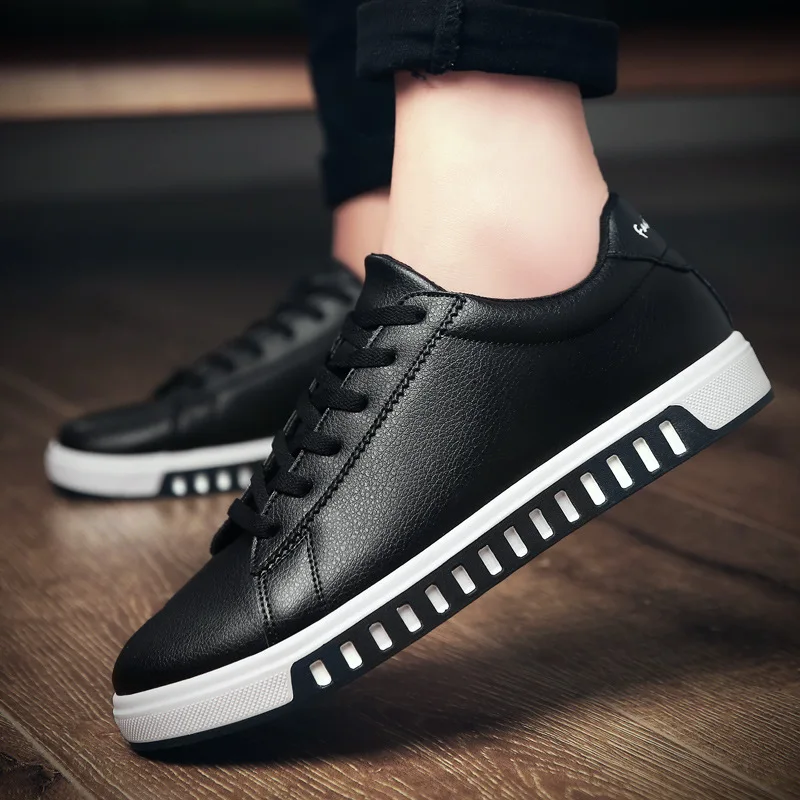 В 2017 году новый летний спорт досуг обувь с белым молодых мужчин человек чистый