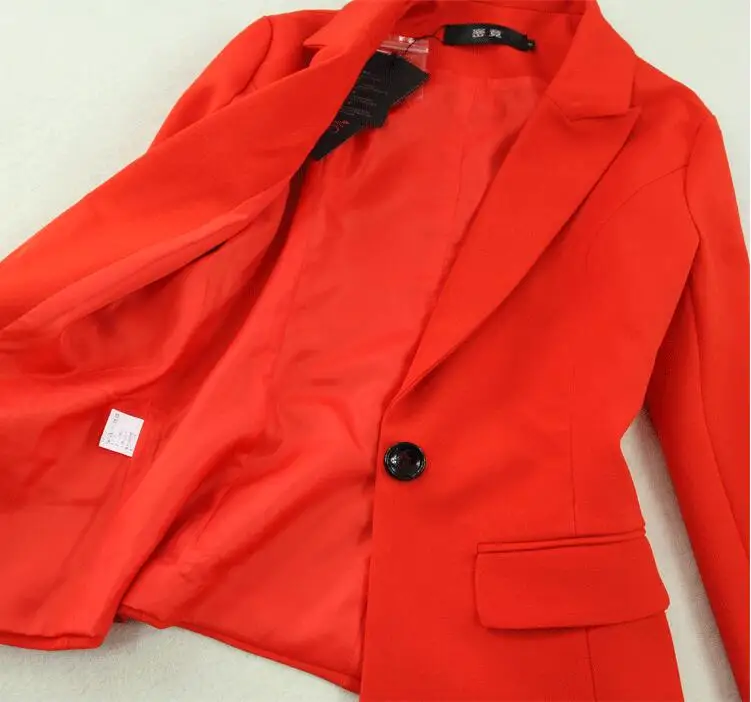 Женский костюм из двух предметов красный на одной пуговице юбка с разрезом