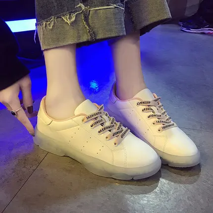 Женская обувь Новинка 2019 года сезон весна кожаные маленькие белые туфли Уличная