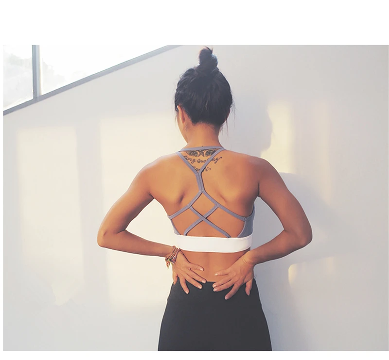 Женский спортивный бюстгальтер Oyoo серый пуш-ап на бретельках пикантное