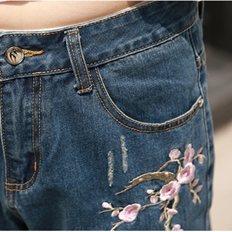 

2018 Fashion Hole Embroidery Jeans Women Plus Size Loose Denim Pants Casual Harem Trousers Female Spring Summer Ladies Jeans